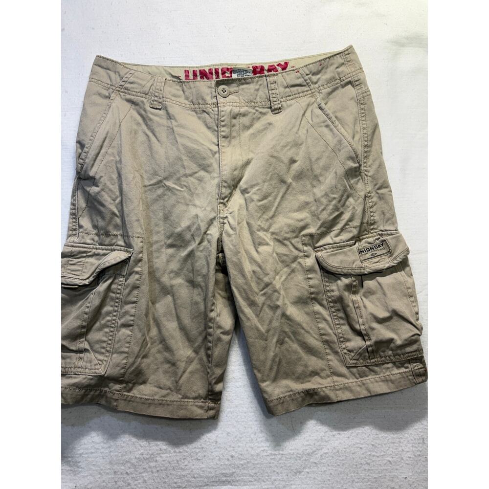 Unionbay Men's Khaki Cotton Cargo Shorts (Size 34)